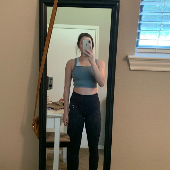 Workout top bundle - Picture 2 of 7